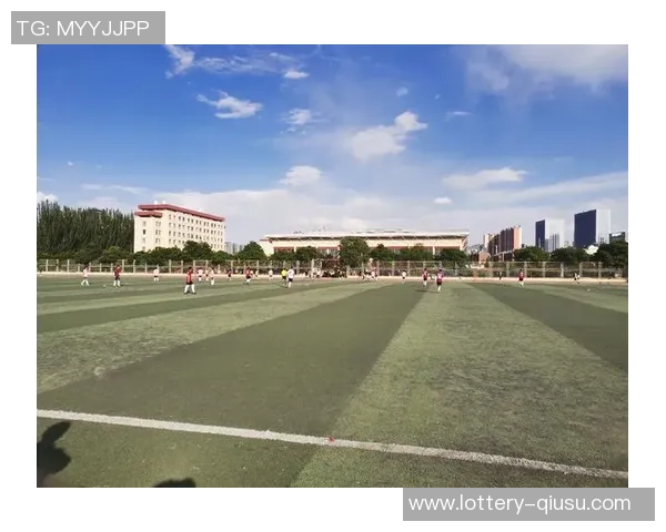 池州高中足球队奋勇拼搏展现青春风采助力校园文化建设与体育发展